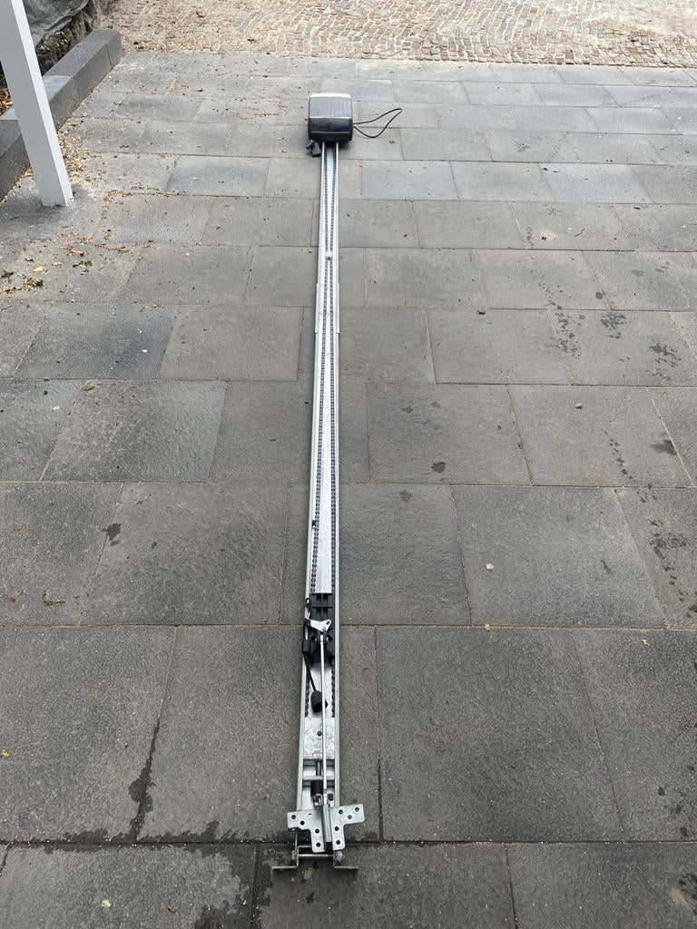 Garagedeur motor en geleiderail, Ophalen, Zo goed als nieuw, Elektromotor
