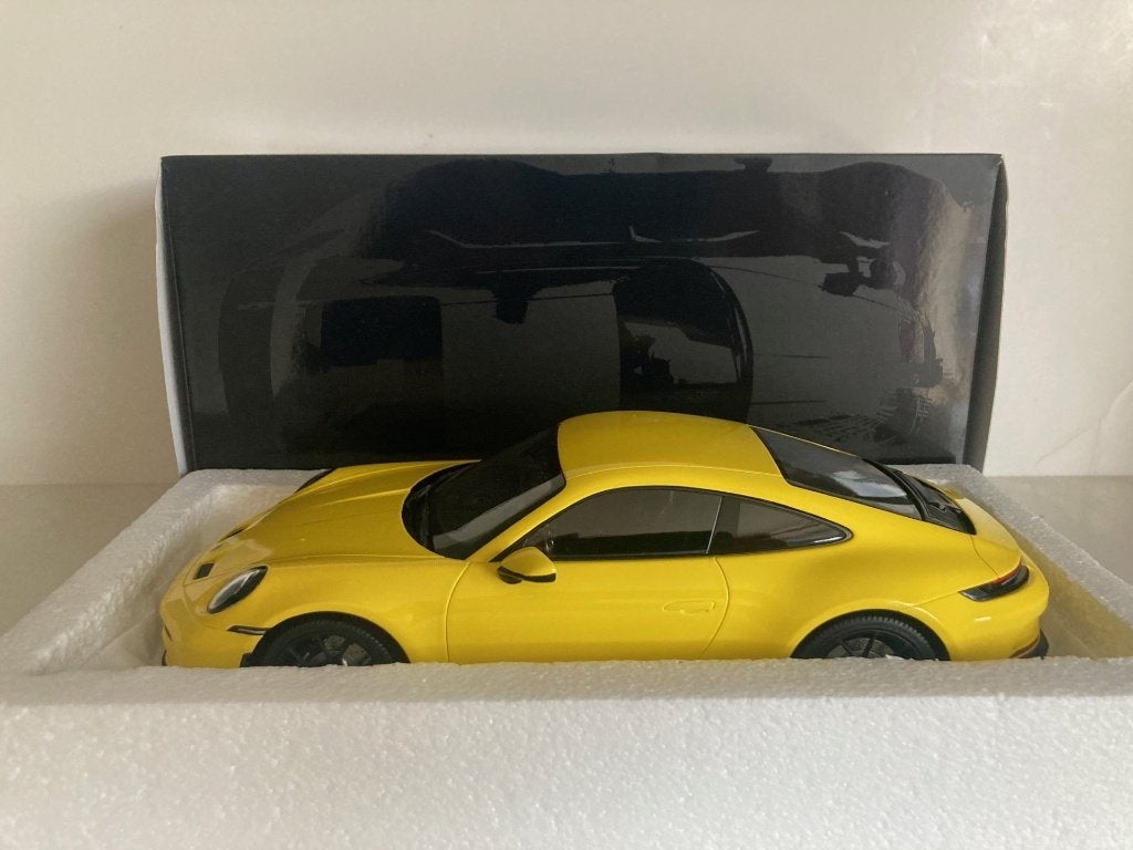 Porsche 911 (992) GT3 Touring 2022 1:18 (nieuw), Verzenden, Nieuw, Auto, MiniChamps