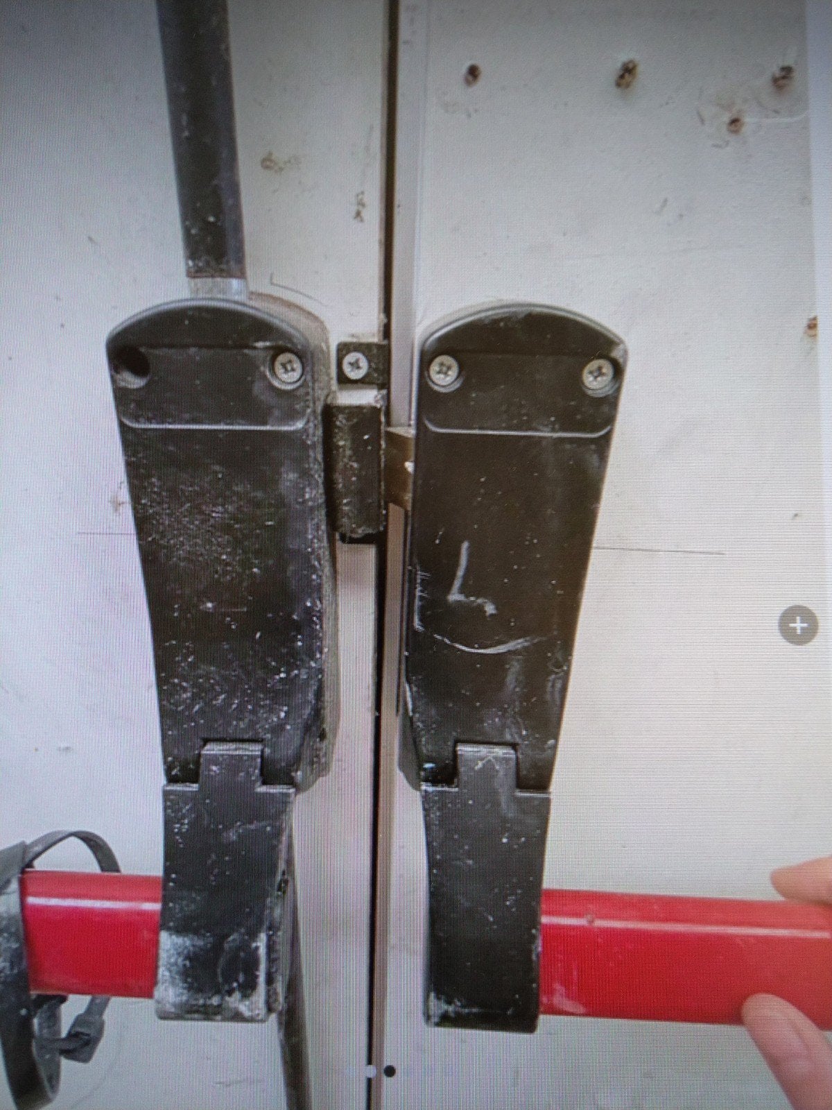 dubbele garage deuren met paniek sluiting, Doe-het-zelf en Verbouw, Deuren en Horren, Garagedeur, Ophalen of Verzenden, Zo goed als nieuw