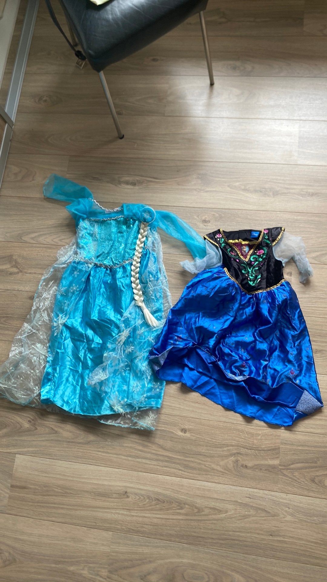Frozen Anna en Elsa maat 116/128., Ophalen, Zo goed als nieuw, 110 t/m 116, Meisje