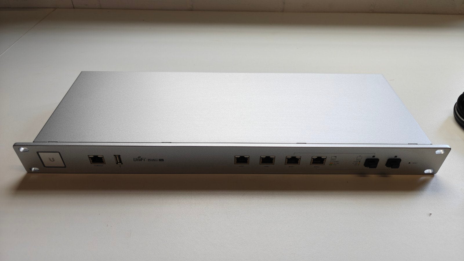 Ubiquiti UniFi USG-PRO-4 Gateway Router, Ophalen of Verzenden, Gebruikt, Router, Ubiquiti UniFi