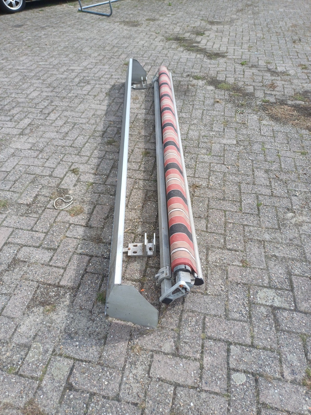 Zonnescherm 3 meter breed - Aluminium - Zeer netjes, 150 tot 300 cm, Ophalen, 250 cm tot 450 cm, Uitvalscherm