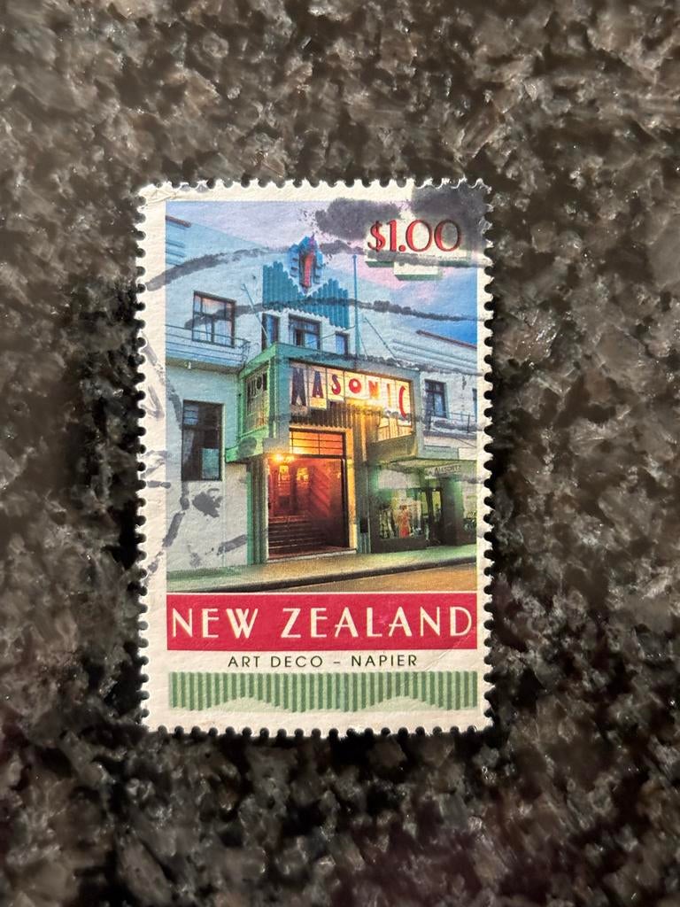 Gestempelde postzegel Nieuw-Zeeland Art Deco Napier $1.00, Postzegels en Munten, Verzenden, Gestempeld