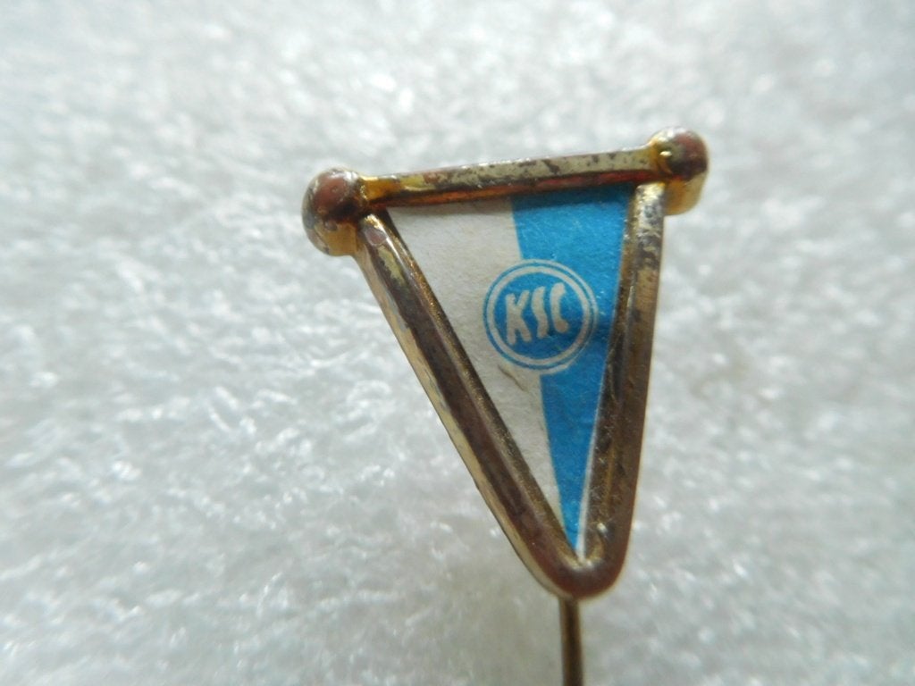 speldje vaantje duitse voetbalclub KSC, Verzenden, Gebruikt, Sport, Speldje of Pin