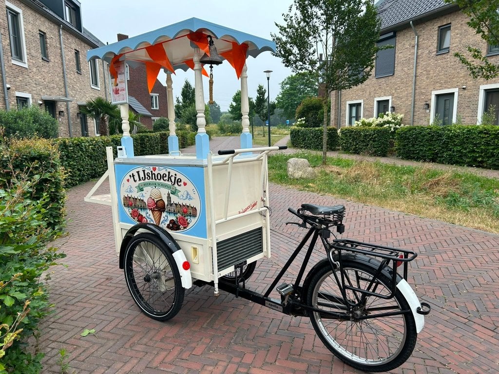 Professionele ijsfiets te huur tijdens het hoogseizoen, Terugtraprem, Goederen, Zo goed als nieuw, Ophalen