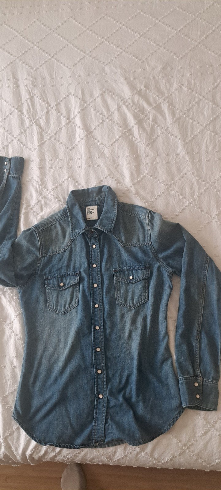 Jeans overhemd H&M: maat 34, Kleding | Dames, Blouses en Tunieken, H&M, Blauw, Ophalen of Verzenden, Maat 34 (XS) of kleiner