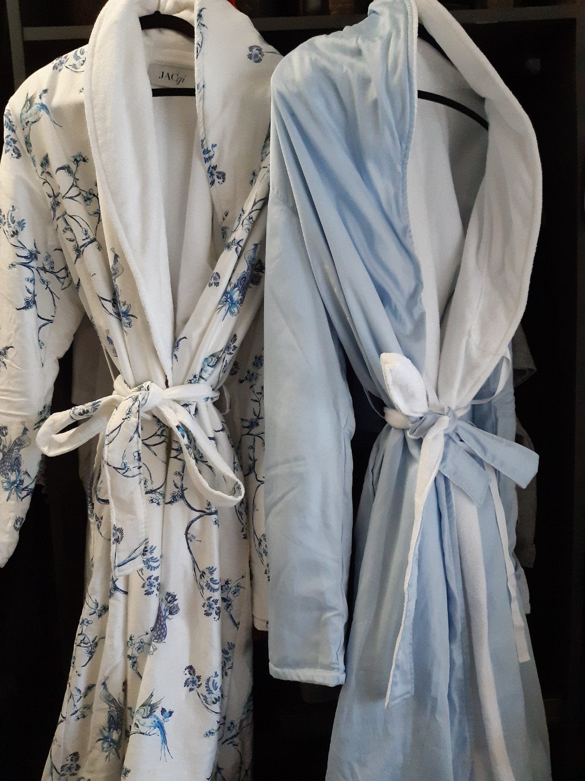 Nieuwe Jacqi badjassen - Wit met blauw patroon & Lichtblauw, Jacqi, Ophalen of Verzenden, Nieuw