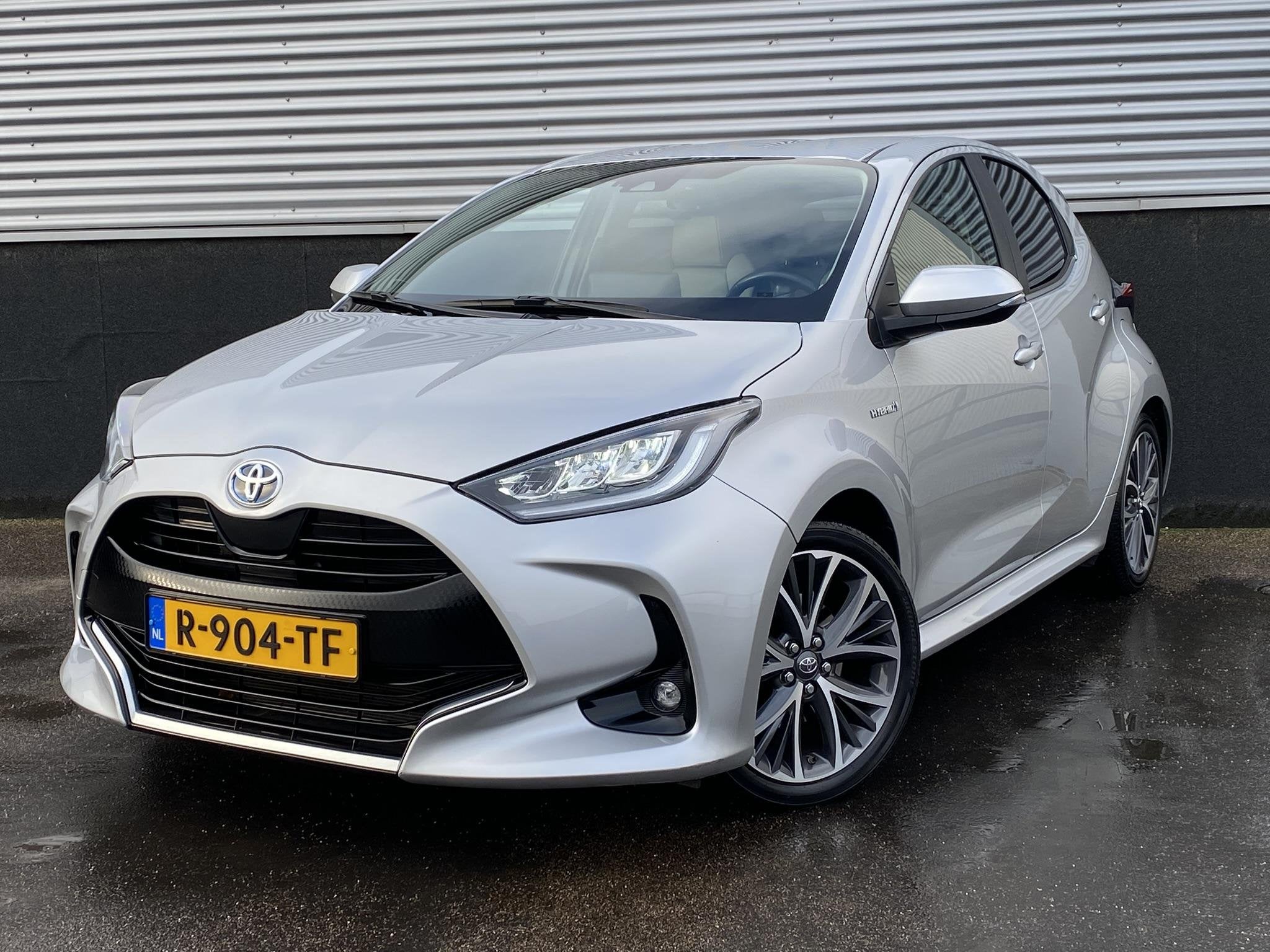 Toyota Yaris 1.5 Hybrid Launch Edition Navigatie APple CarPl, Auto's, 450 kg, Gebruikt, Euro 6, 49 €/maand