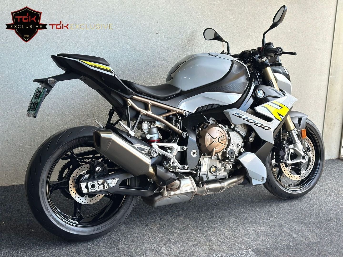 BMW S 1000 R ICE GREY S1000R ALLE PAKKETTEN! 2021 27DKM, Motoren, Motoren | BMW, 4 cilinders, Motorrijbewijs A, Bedrijf, Meer dan 35 kW
