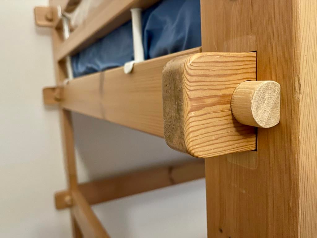 Stevig houten stapelbed met matrassen, Huis en Inrichting, Slaapkamer | Stapelbedden en Hoogslapers, 90 cm, 160 tot 180 cm, Tweepersoons