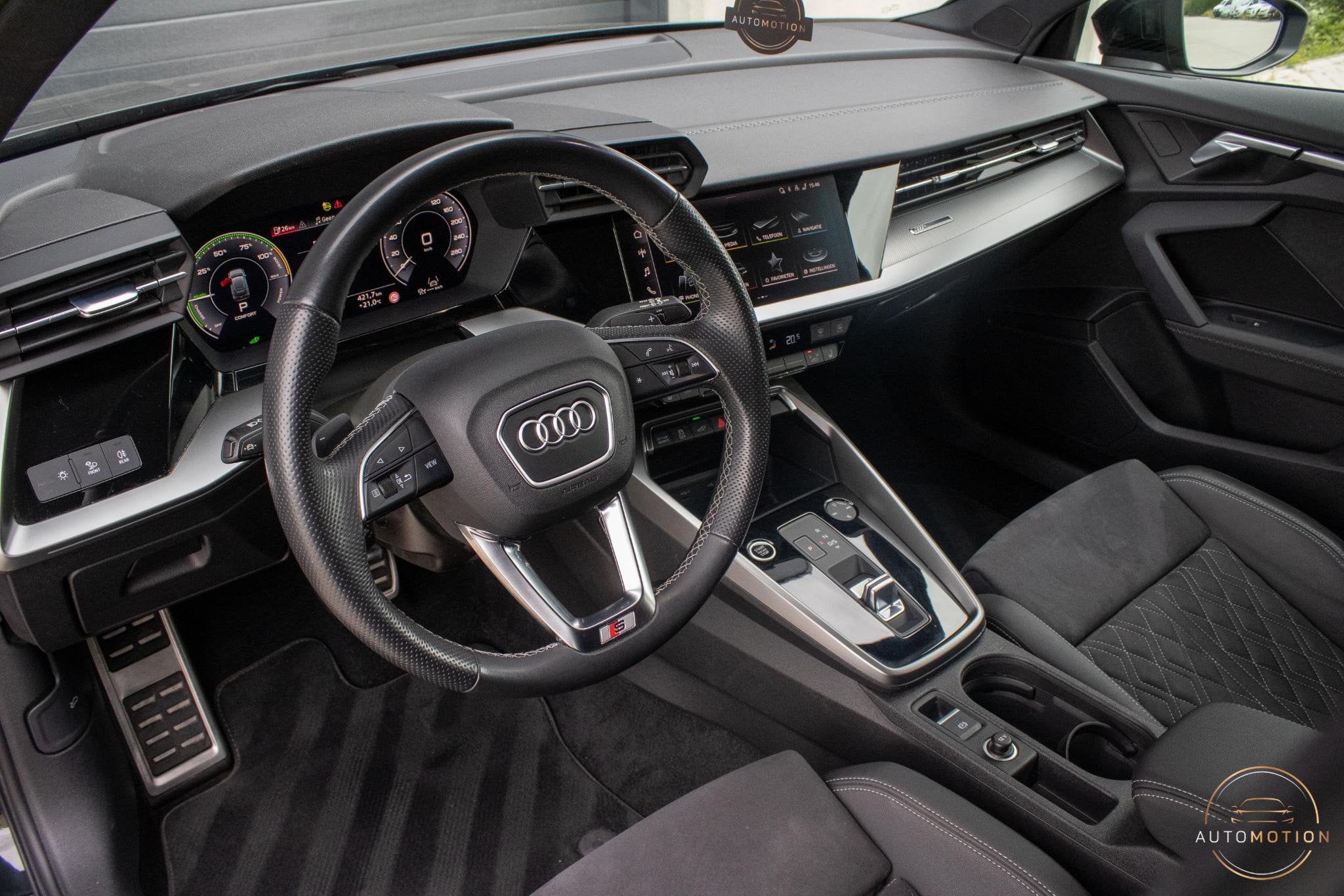 Audi A3 Sportback 45 TFSIe S edition Comp PANO RS STOELEN MA, Auto's, Gebruikt, 4 cilinders, Met garantie (alle), Zwart