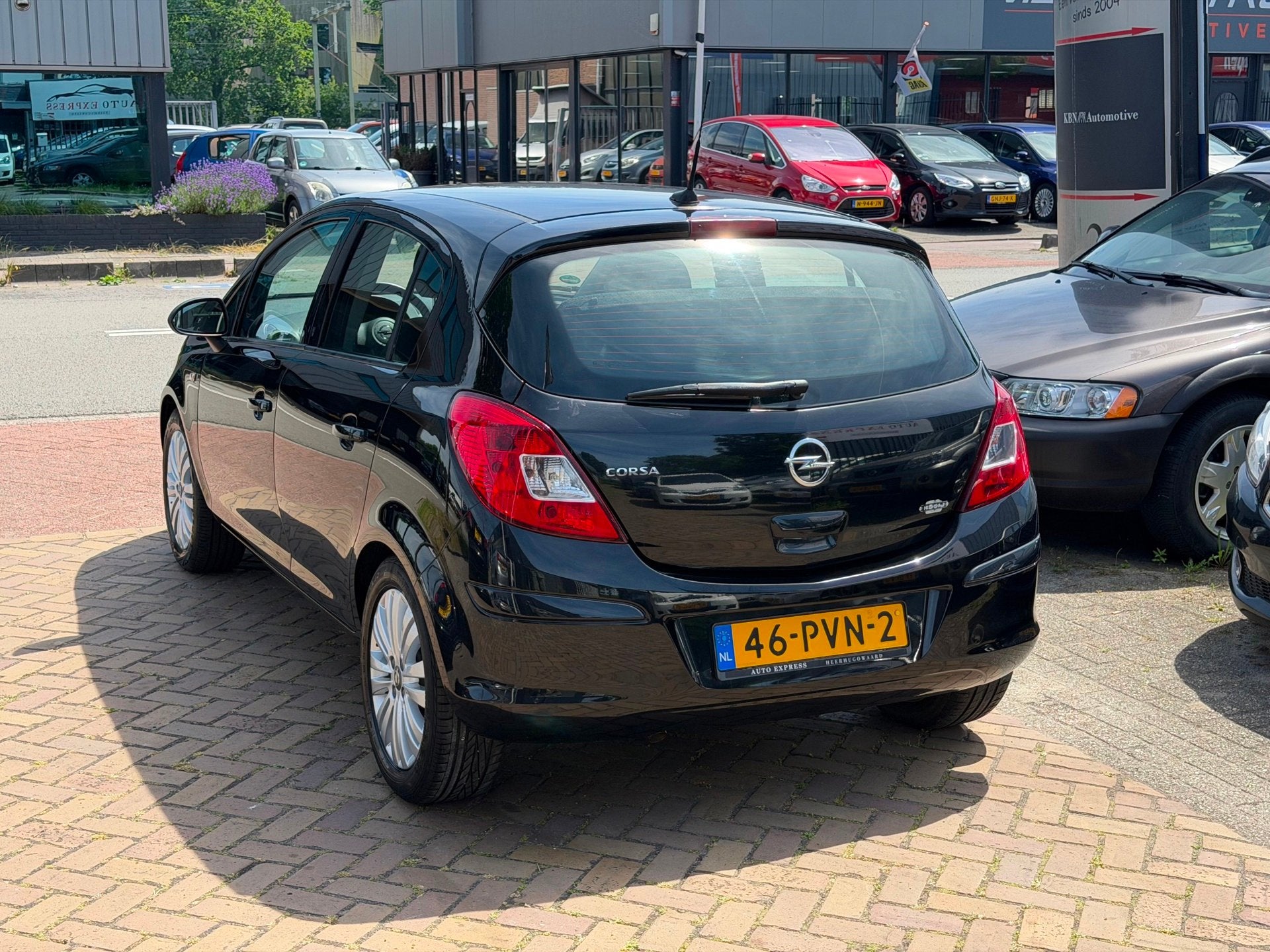 Opel Corsa 1.4-16V Edition/Airco/Cruise/Navigatie/Nap/Apk/2E, Euro 5, Gebruikt, 1398 cc, 4 cilinders