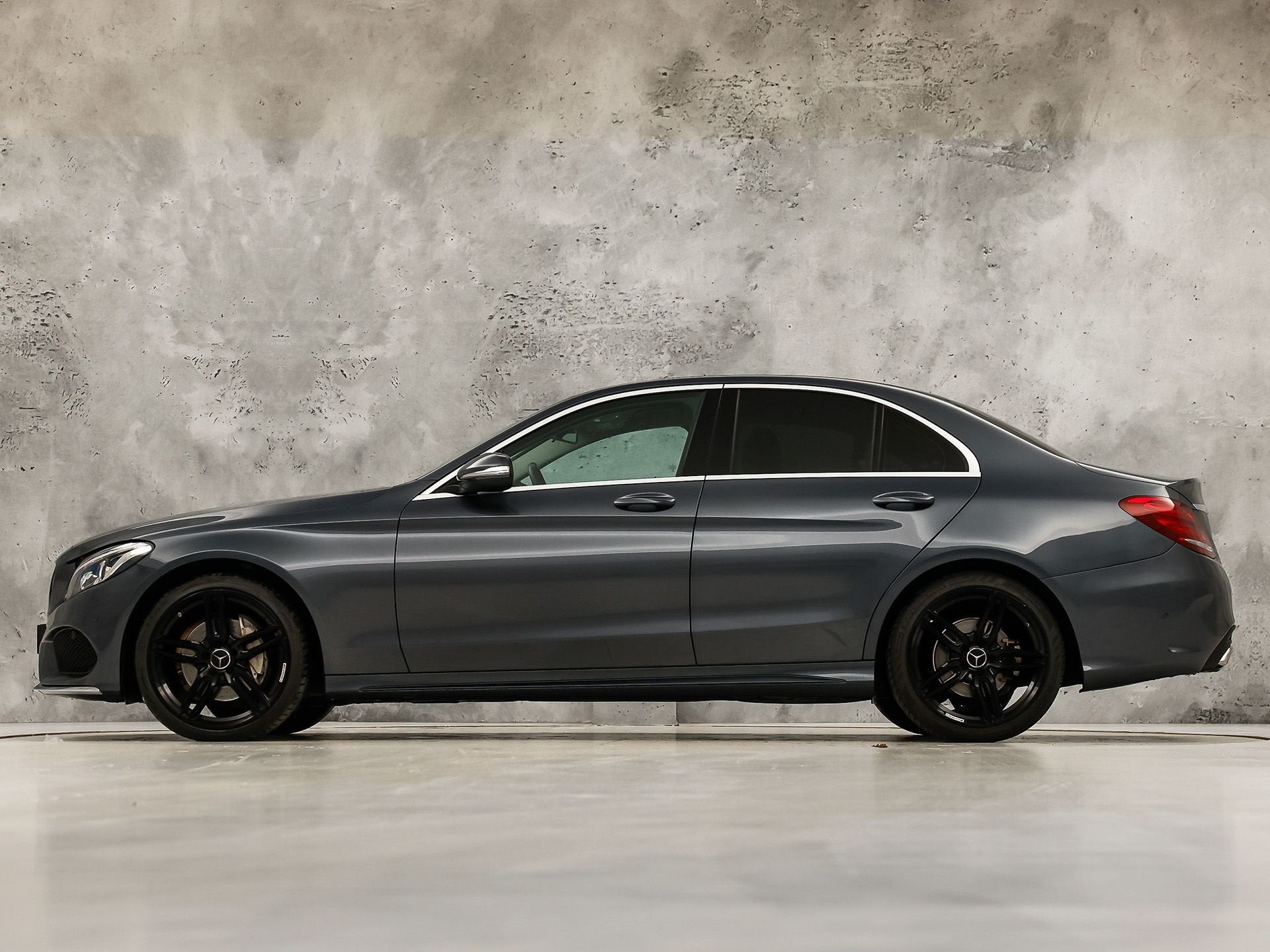 Mercedes-Benz C-Klasse 180 AMG Sport 156Pk Automaat (NAVIGAT, Automaat, 12 maanden, Bedrijf, 710 kg