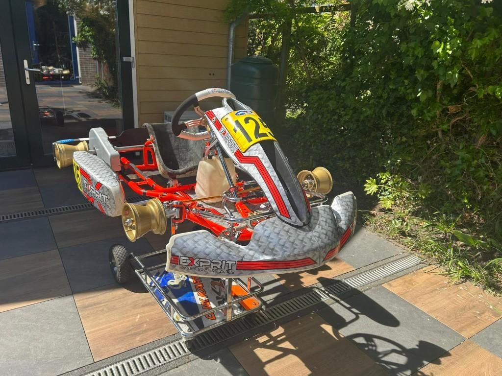 Vrijwel nieuwe Exprit EVS mini karts voor NK K4F NXT, Ophalen, Zo goed als nieuw, Kart