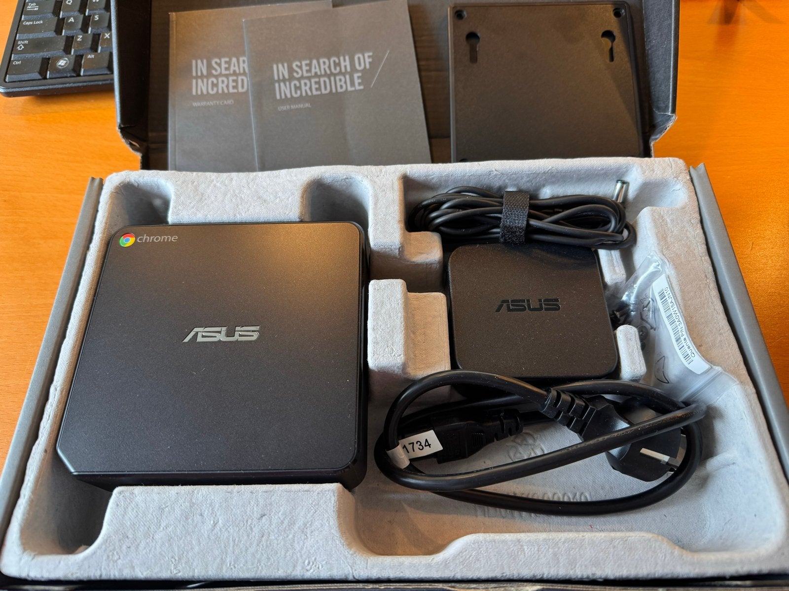 ASUS Chromebox CN62 - Compacte en snelle mini-pc, Computers en Software, Chromebooks, Zo goed als nieuw, 4 GB of minder, 32 GB of minder