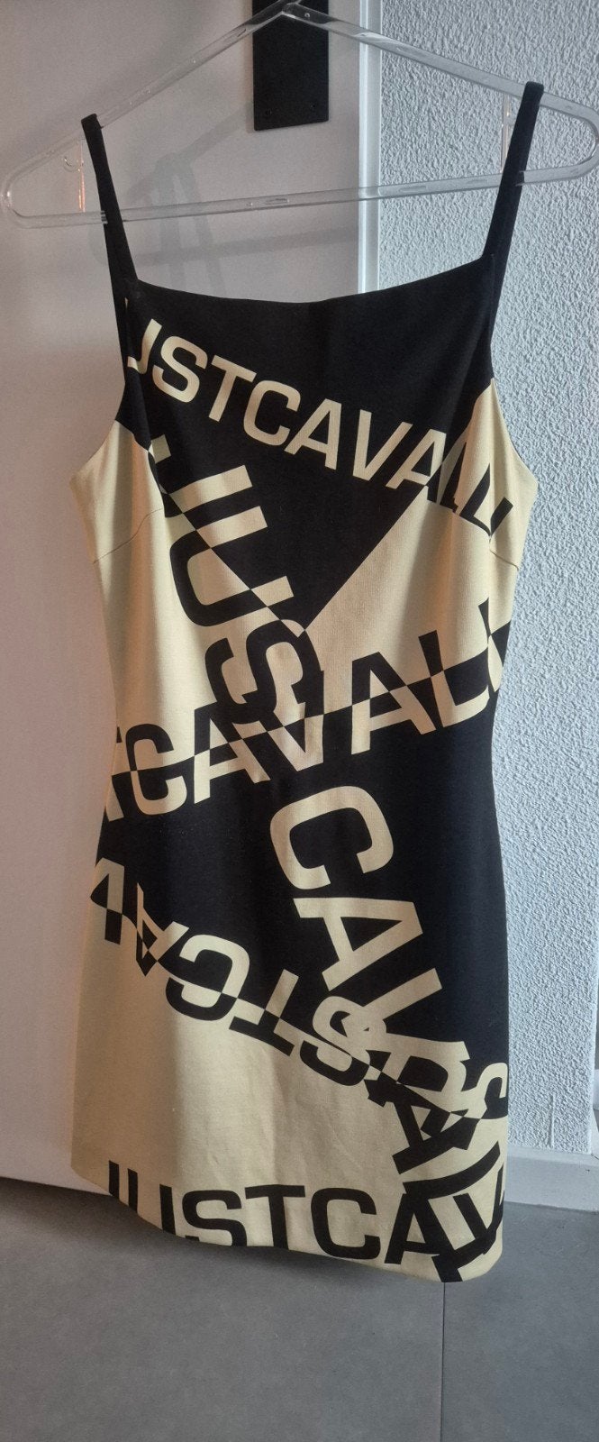 Just Cavalli jurk - Zwart/Beige met logo print, Zwart, Just cavalli, Ophalen of Verzenden, Maat 36 (S)