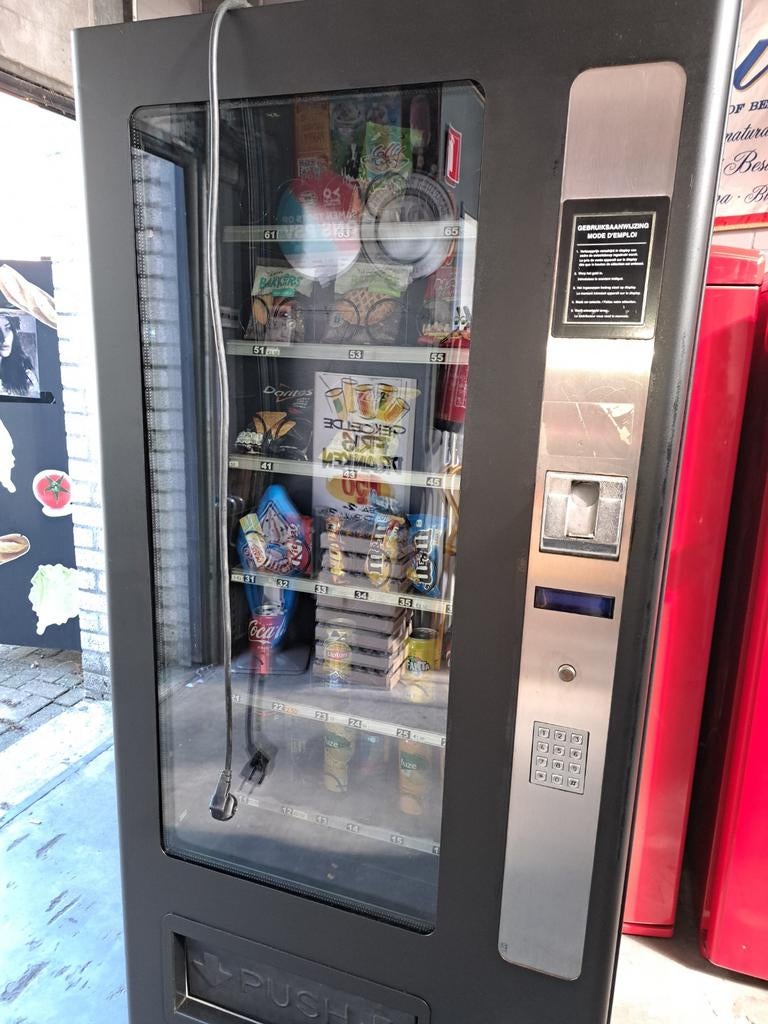 Vendo combi automaat gekoeld, Ophalen