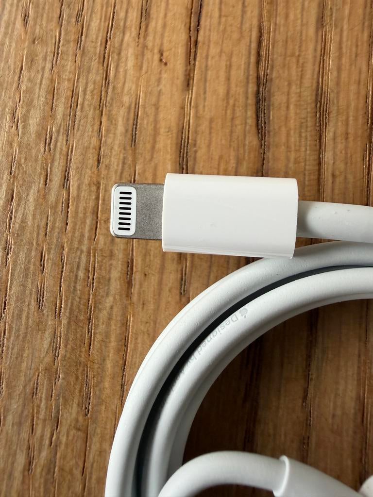 Oplaadsnoer Lightning - USB voor iPhone (tot iPhone 13), Telecommunicatie, Mobiele telefoons | Telefoon-opladers, Ophalen of Verzenden