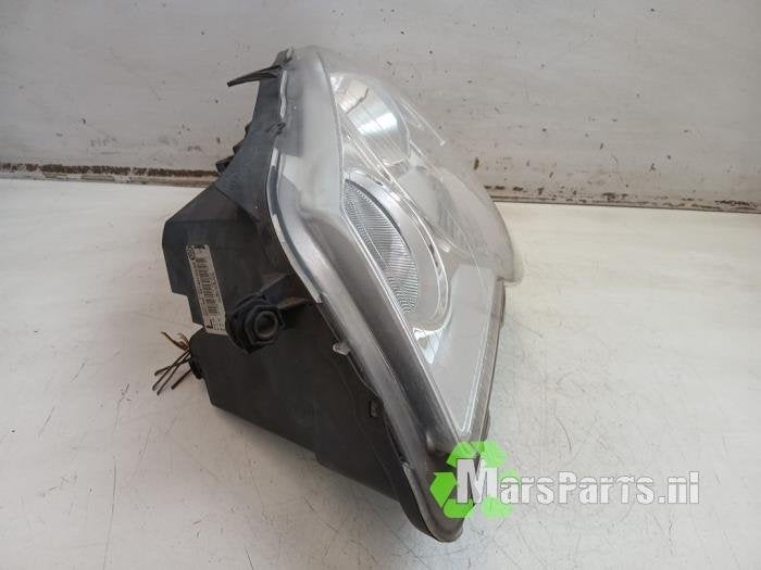 Koplamp links van een Volkswagen Polo