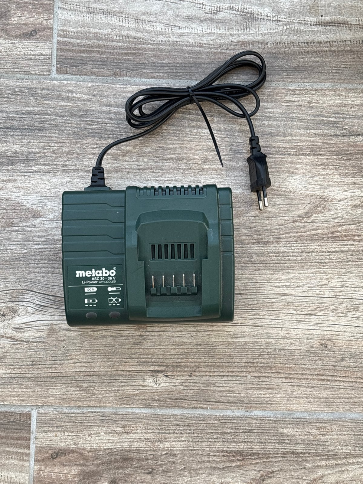 Metabo ASC 30-36 V Li-Power acculader, Ophalen of Verzenden, Gebruikt