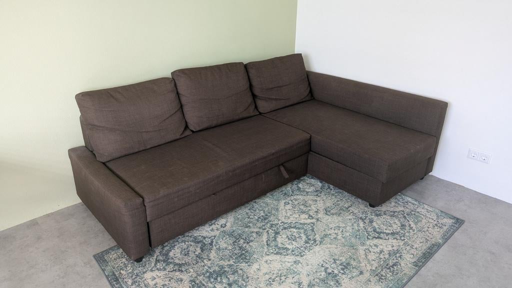Comfortabele bruine hoekbank met slaapfunctie, Ophalen, Gebruikt, 100 tot 125 cm, Hoekbank