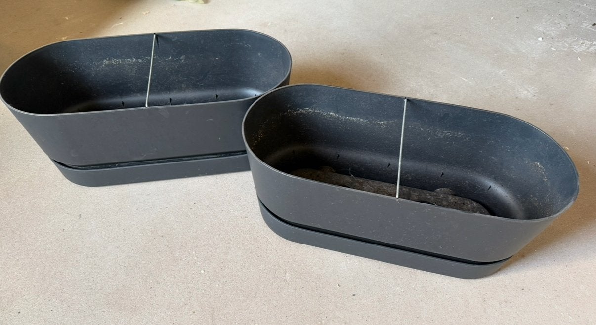 2x Zwarte Kunststof elho Bloembakken, Ophalen, Kunststof, Gebruikt, Minder dan 30 cm