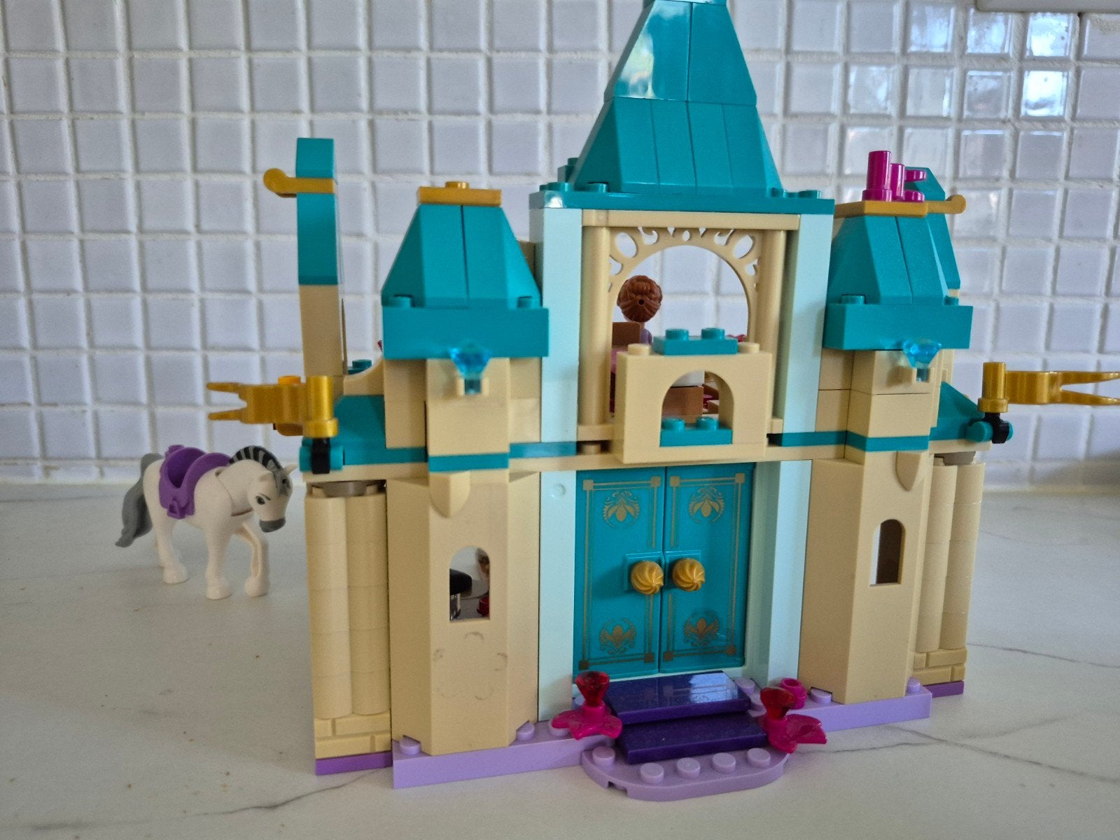 Lego Frozen Kasteel van Anna en Elsa (zelfgebouwd), Ophalen of Verzenden, Zo goed als nieuw