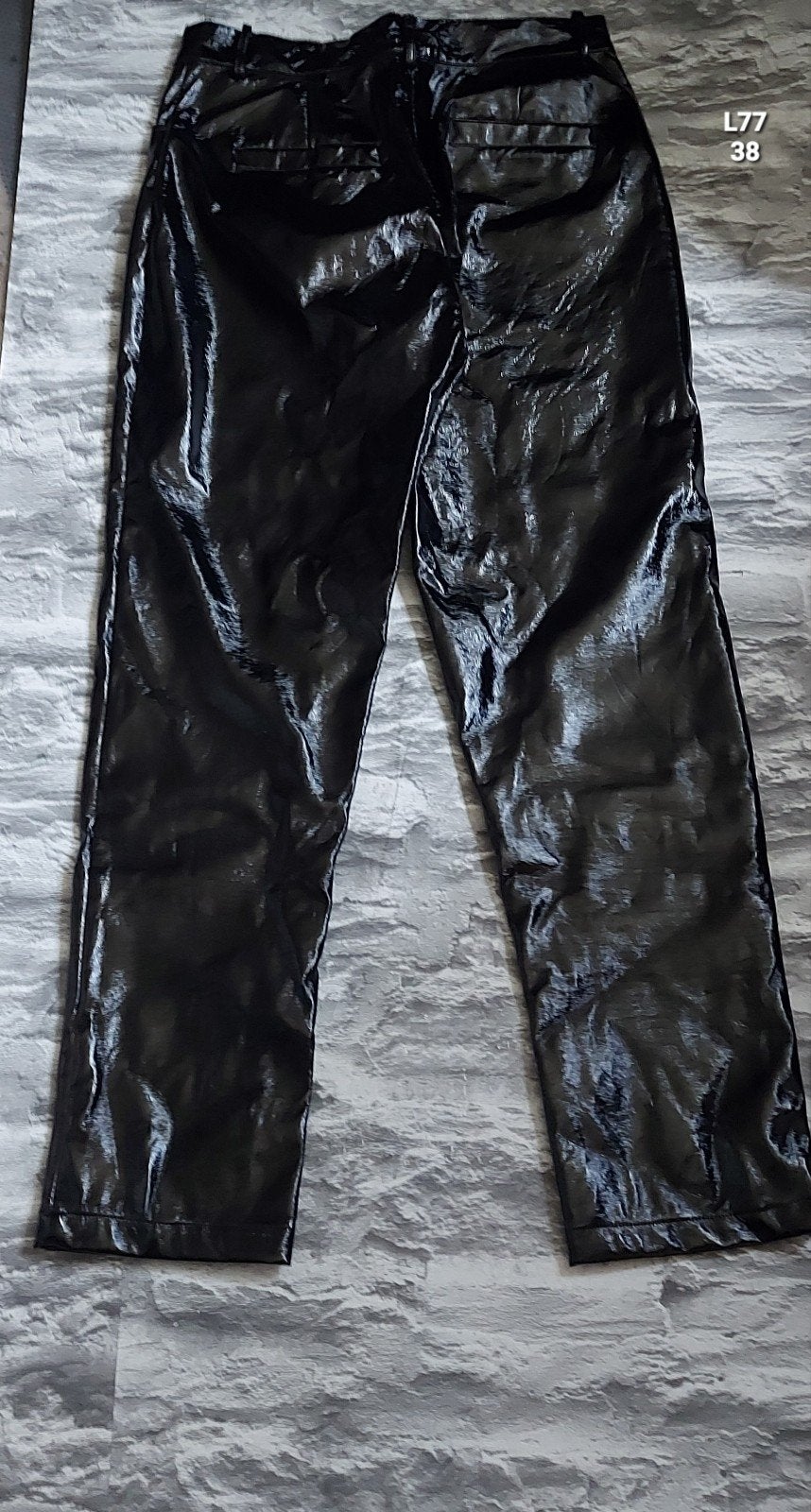 Kinky Zwarte glanzende lak broek, Maat 38/40 (M), Zwart, Ophalen of Verzenden, Zo goed als nieuw