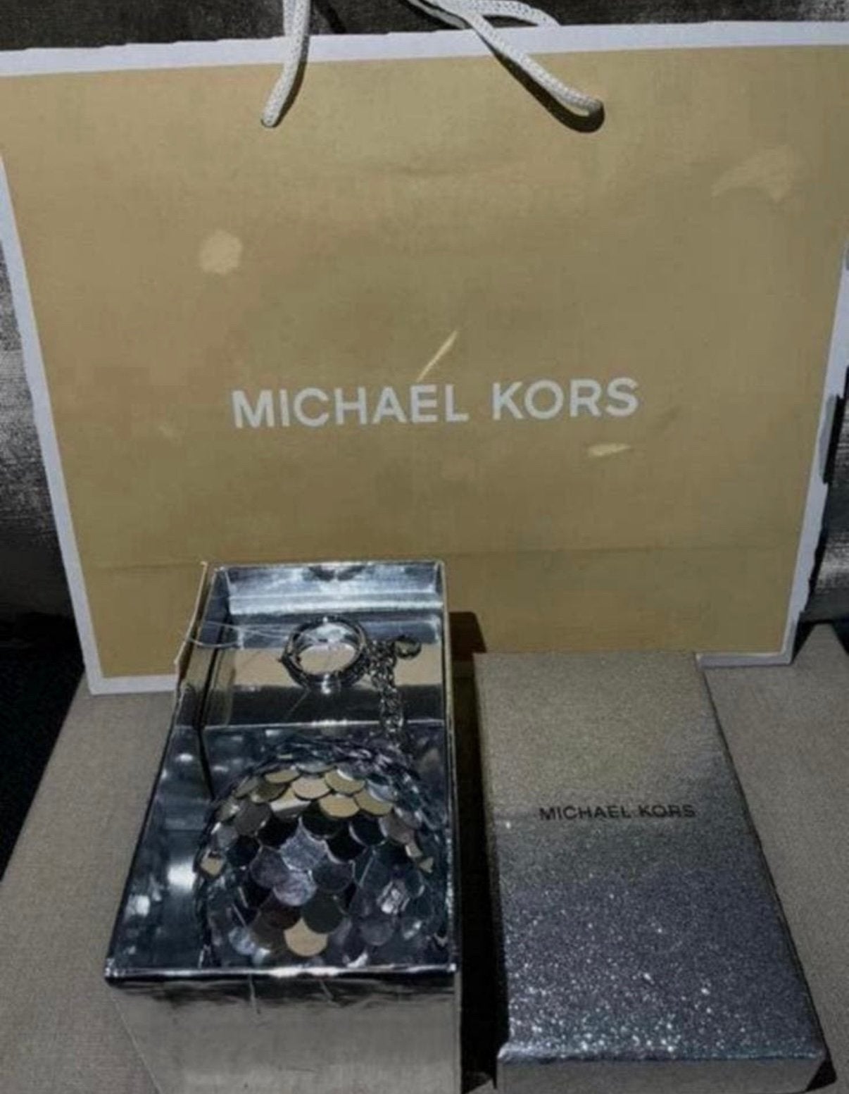 Michael Kors disco pom poms sleutelhanger zilver, nieuw +tas, Verzamelen, Verzenden, Nieuw, Merk