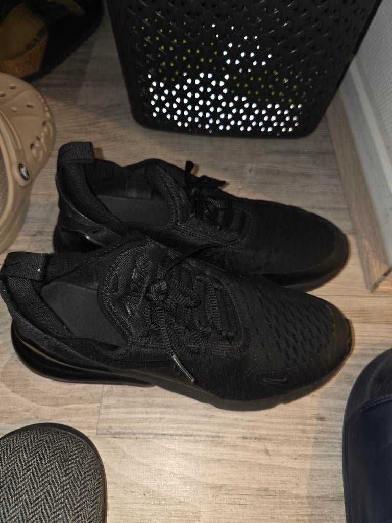 Nike air max 270, Kleding | Dames, Schoenen, Ophalen of Verzenden, Zo goed als nieuw, Zwart, Sneakers of Gympen