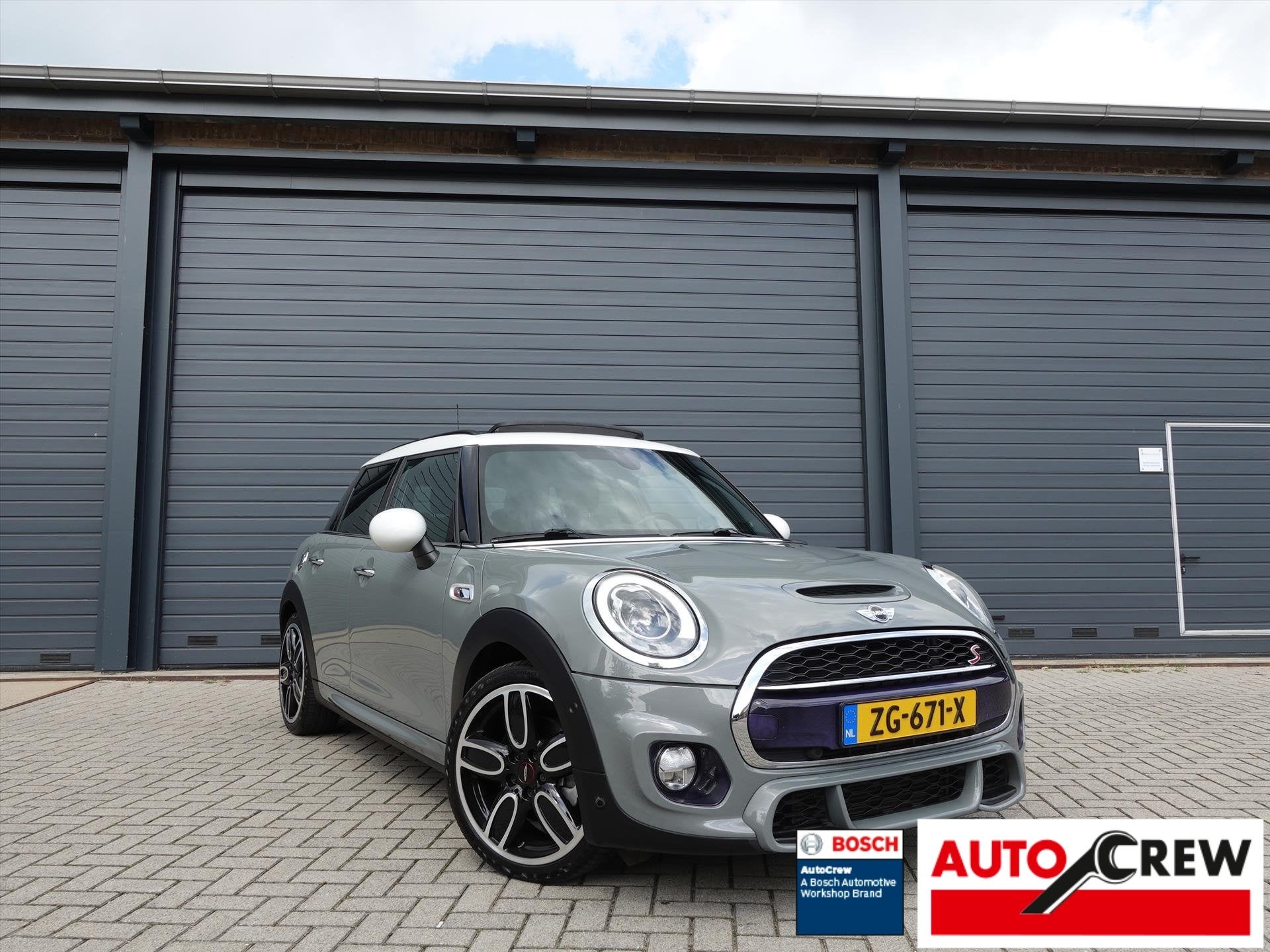 MINI Mini 2.0 192pk Cooper S RIJKLAAR/PANO/H&K/HuD/LED/CRUIS, Auto's, Automaat, 1998 cc, Stof, Gebruikt