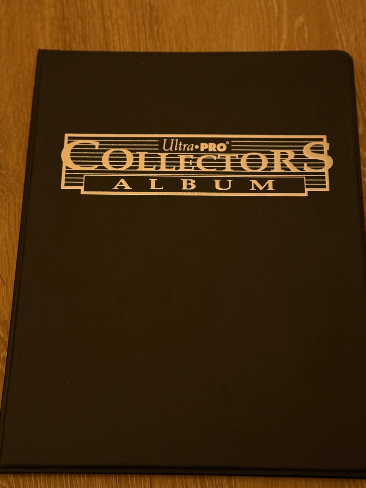 Ultra Pro Collectors Album met Shiny Star V Japanese, Ophalen of Verzenden, Gebruikt, Meerdere kaarten, Foil