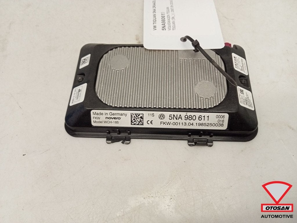 VW Tiguan 5NA Draadloos Telefoon Lader 5NA980611, Gebruikt, Volkswagen, Volkswagen AG, Berliner Ring 2
38440  Wolfsburg, DE