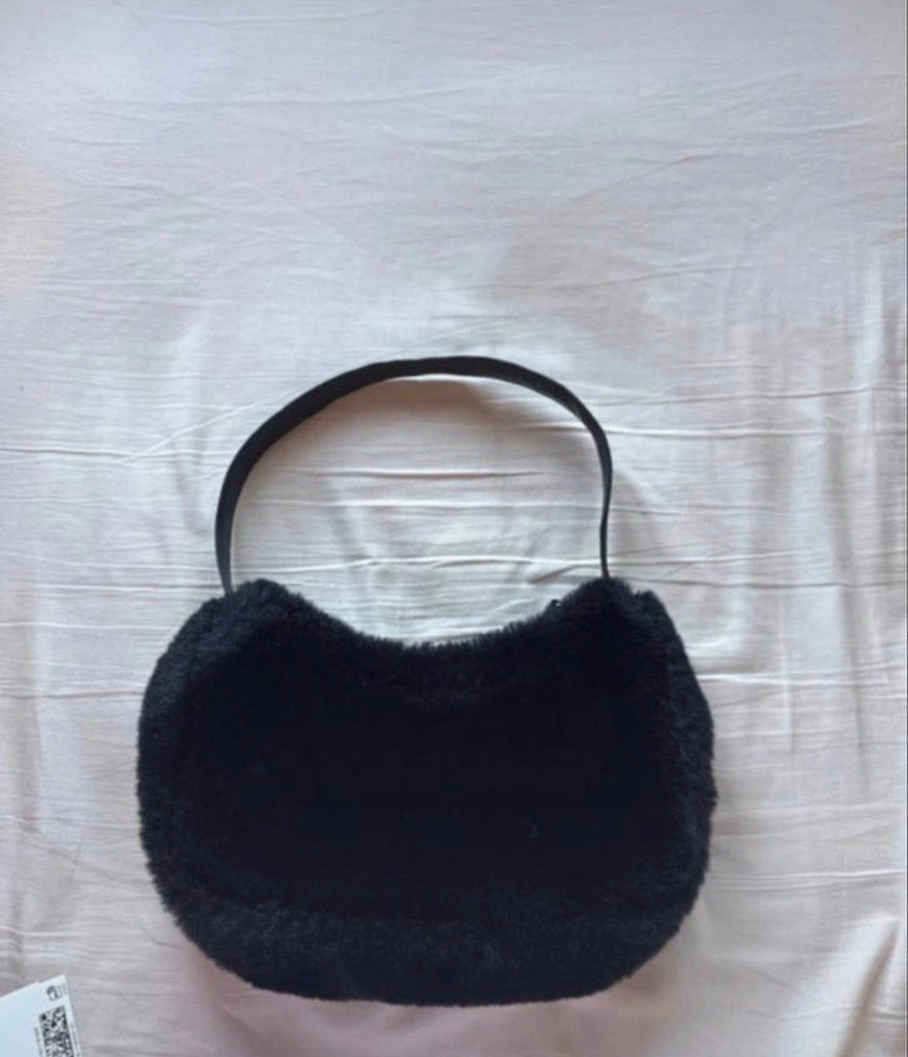 Zwarte bont tas - Stijlvolle schoudertas, Sieraden, Tassen en Uiterlijk, Tassen | Damestassen, Ophalen of Verzenden, Zo goed als nieuw