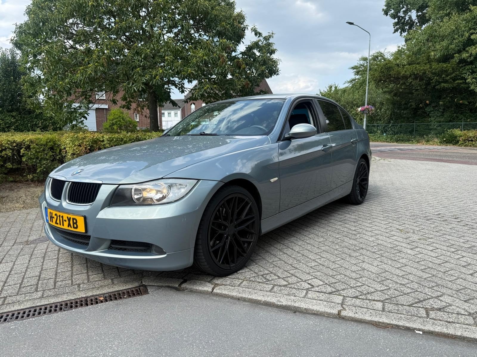 BMW 3-Serie 2.0 I 320 2006 Grijs, Achterwielaandrijving, 1995 cc, Zwart, 4 cilinders