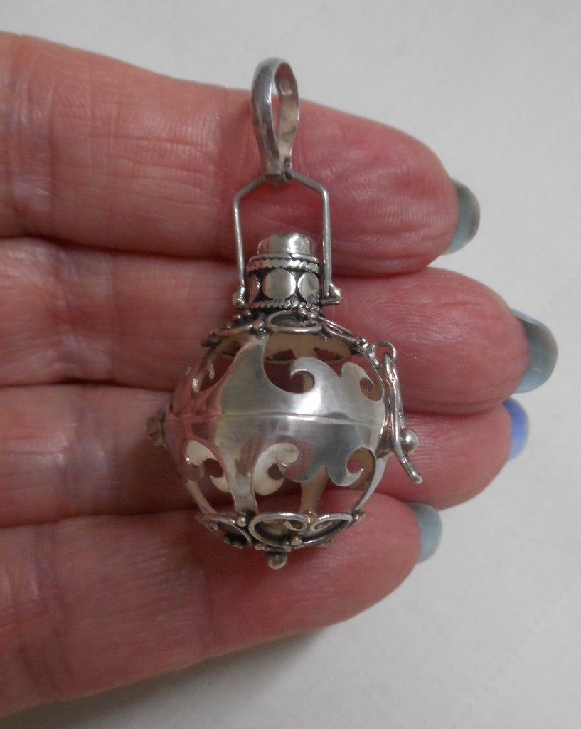 Zilveren Engelenroeper mooi bewerkt kan open nr.690, Verzenden, Zo goed als nieuw, Kruis of Symbool, Zilver