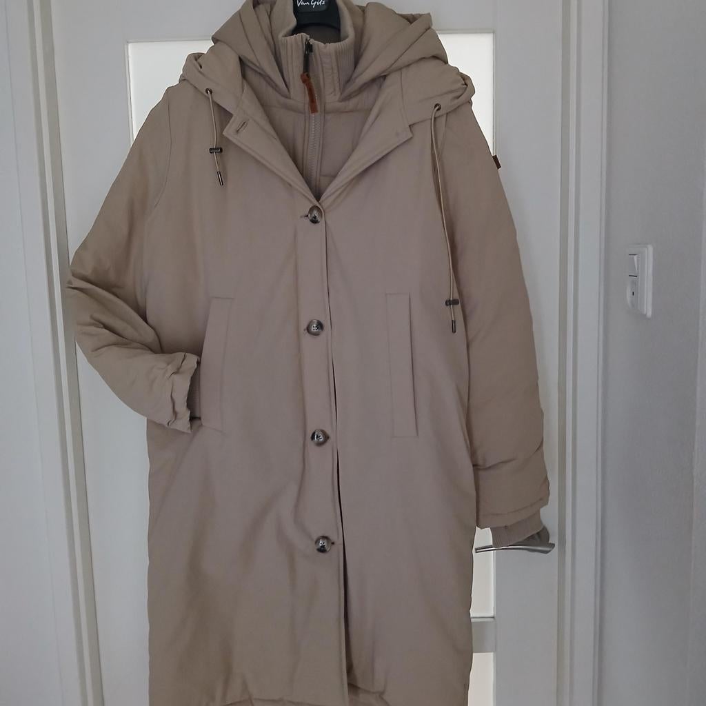 Winterjas Moscow XL koopje!, Kleding | Dames, Jassen | Winter, Beige, Maat 42/44 (L), Nieuw, Ophalen of Verzenden
