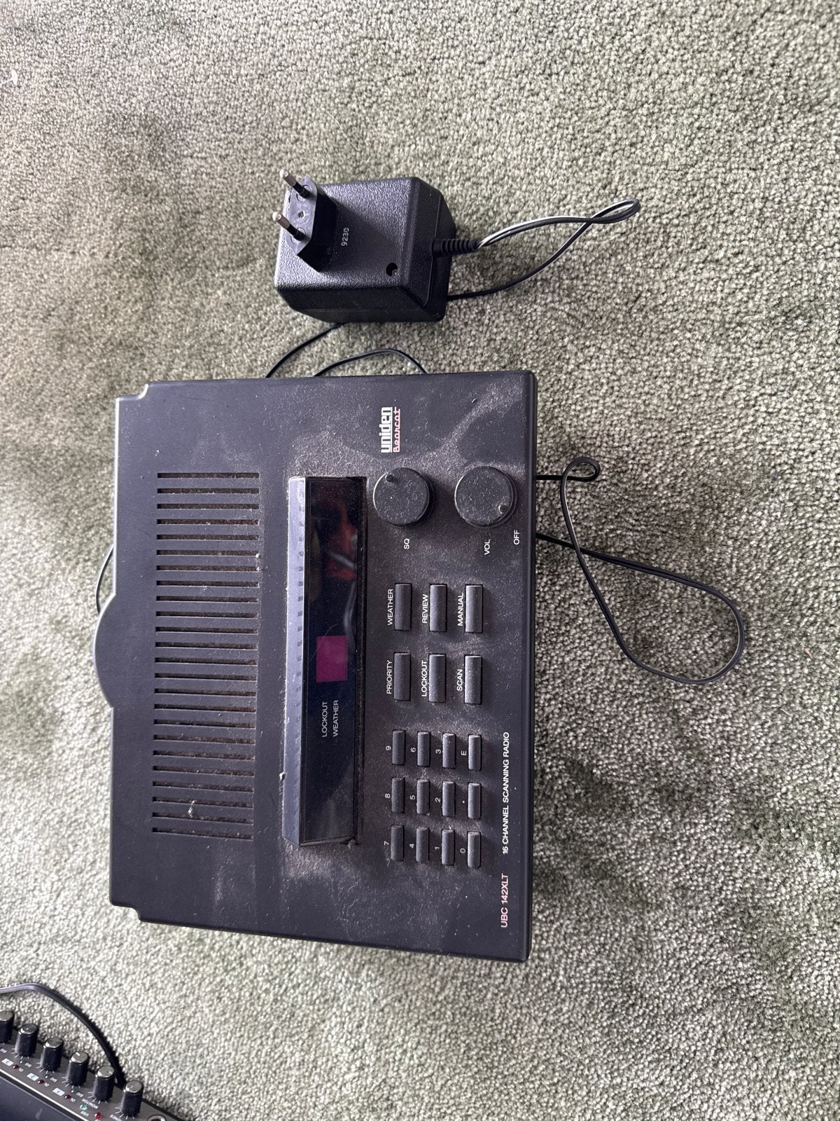 Uniden UBC 140 XLT Scanner Radio met adapter, Ophalen of Verzenden, Gebruikt, Radio