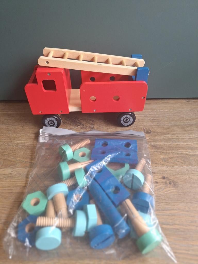 Houten brandweerwagen met bouwset, Ophalen of Verzenden, Gebruikt