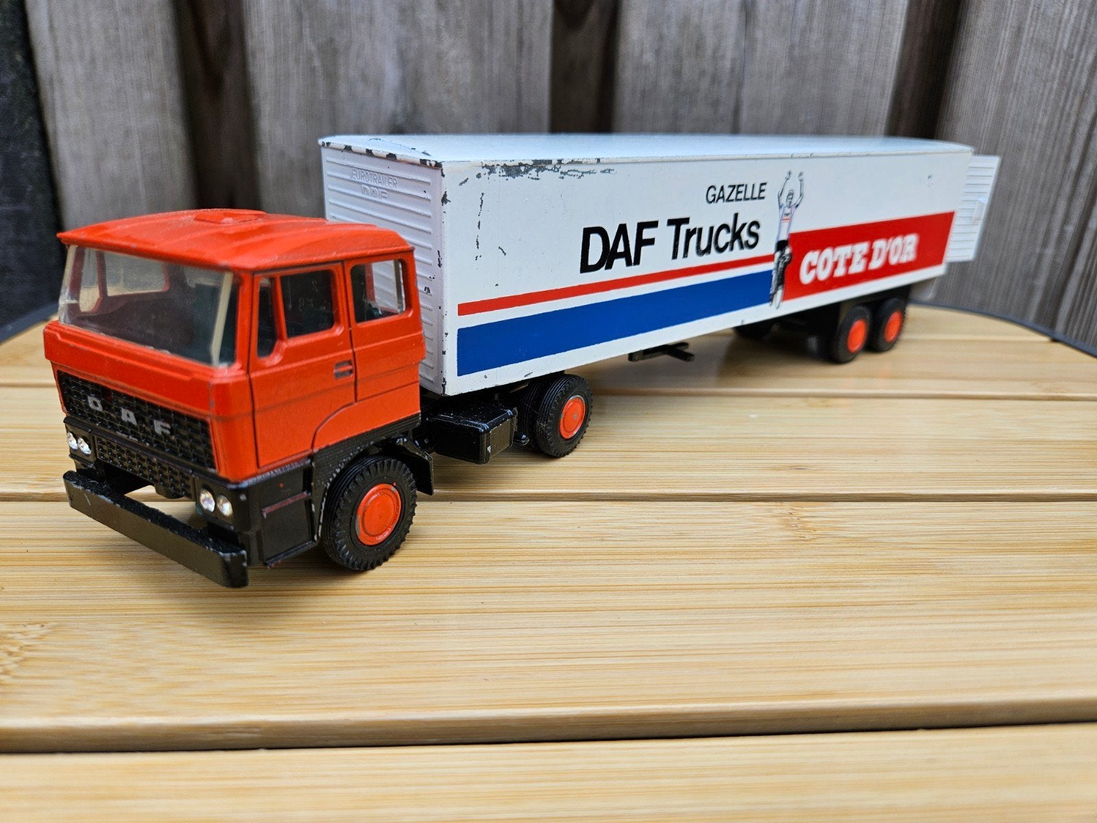 Lion car DAF 2800 Cote D'or Gazelle Tour de France 1:50, Ophalen of Verzenden, Gebruikt, Bus of Vrachtwagen, Lion Toys