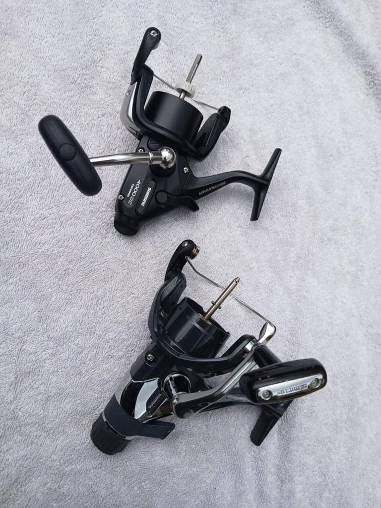 Molens vismolen Shimano. 2x zonder spoel ZGAN, Ophalen of Verzenden, Zo goed als nieuw, Molen