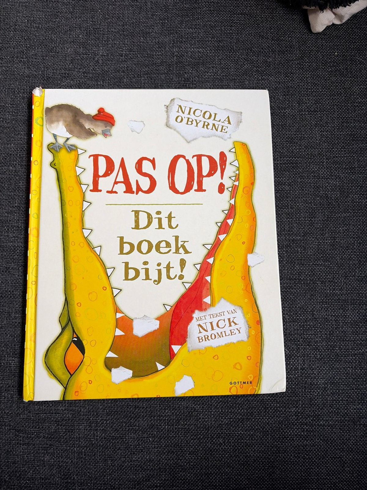 PAS OP! Dit boek bijt! - Nicola O'Byrne, Ophalen of Verzenden, Zo goed als nieuw, Fictie algemeen