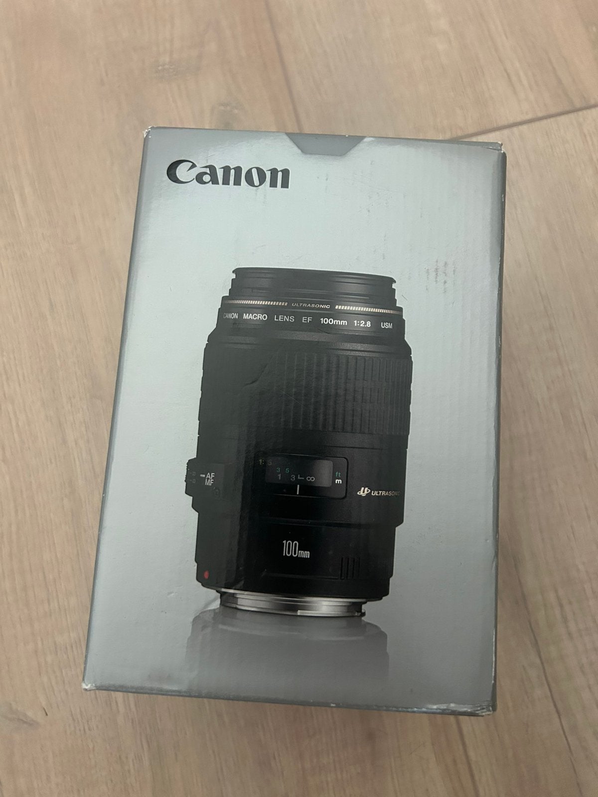 Canon EF 100mm f/2.8 Macro USM + Hoya UV-filter, Ophalen of Verzenden, Zo goed als nieuw, Canon