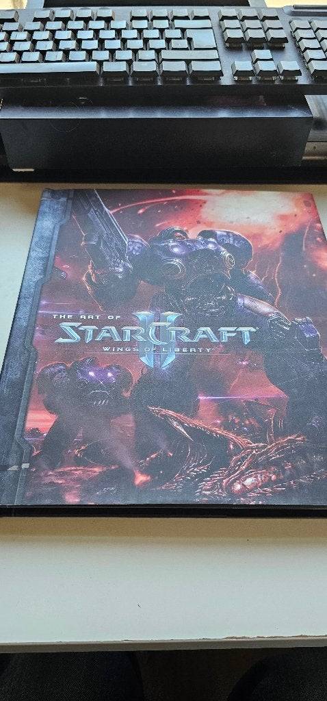 The Art of Starcraft Wings of Liberty Boek, Gebruikt, 1 speler, Ophalen of Verzenden, Strategie en Constructie