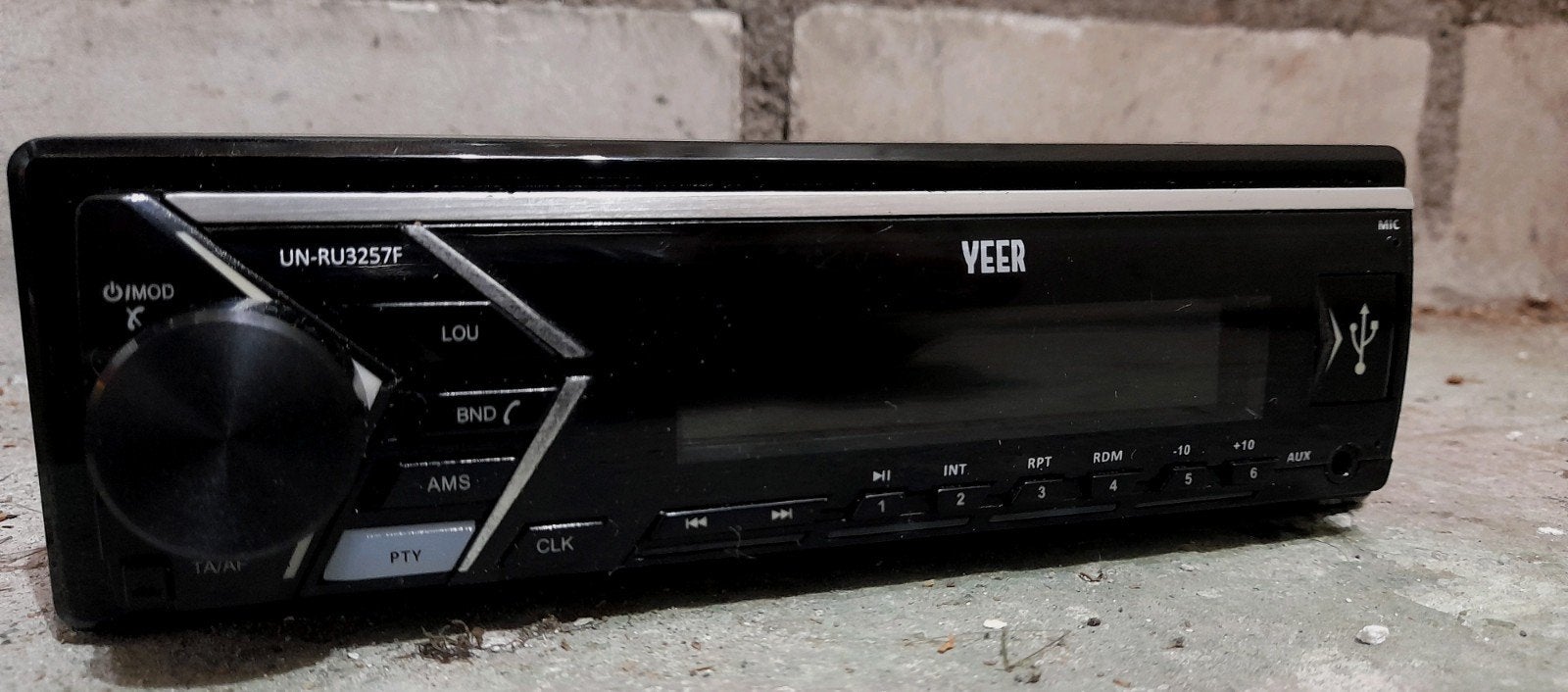 VEER UN-RU3257F Autoradio met USB en AUX, Ophalen of Verzenden, Gebruikt