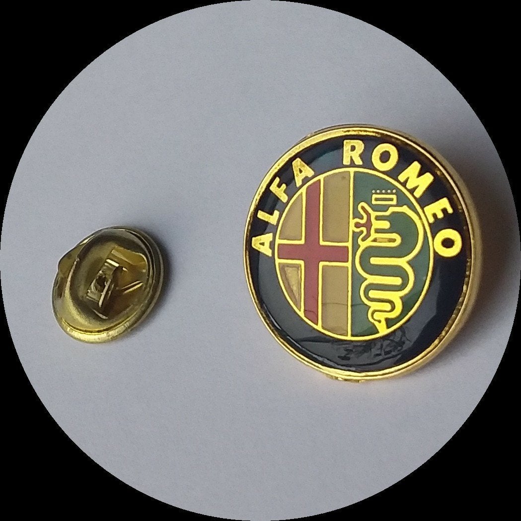 ALFA ROMEO logo pin, 20 mm, Ophalen of Verzenden, Zo goed als nieuw, Transport, Speldje of Pin