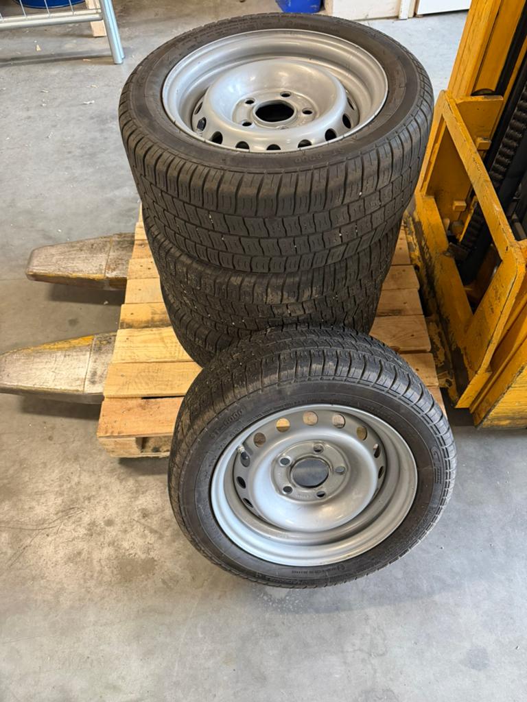 4x aanhangerwiel met goede banden, Auto-onderdelen, Banden en Velgen, 13 inch, Banden en Velgen, All Season, 195 mm
