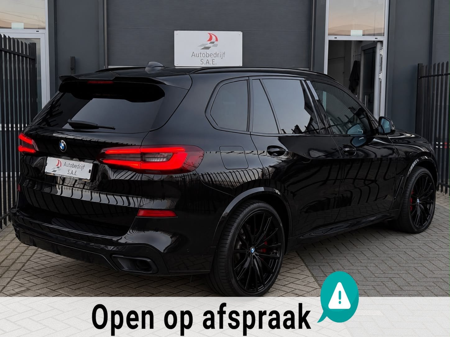 BMW X5 XDrive45e M-Sport PANO HUD BOWERS & WILKENS SOFTCLOSE, Auto's, BMW, Gebruikt, Zwart, Vierwielaandrijving, Hybride Elektrisch/Benzine