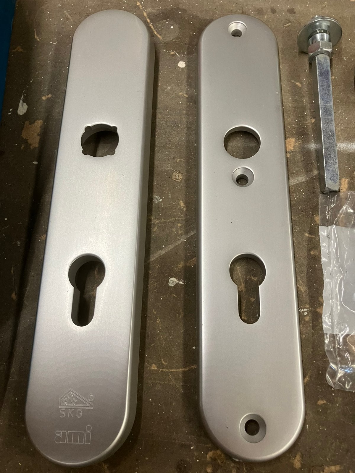 Ami veiligheidsbeslag kruk-knop, Ophalen of Verzenden, Zo goed als nieuw, Overige materialen, Klink of Kruk