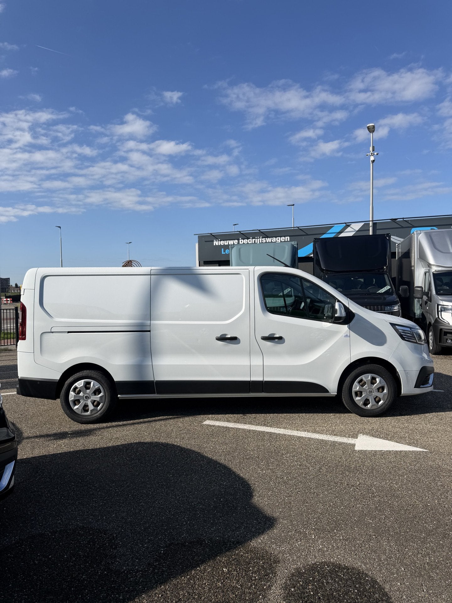 Foto 4 van Renault Trafic L2H1 | Work Edition| Trekhaak | Camera | Navi
